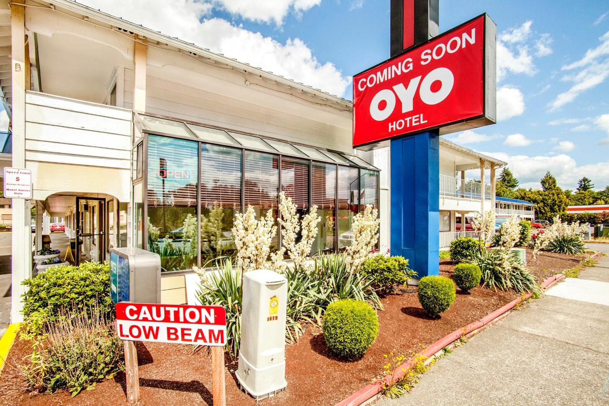Oyo Hotel Centralia Exterior foto